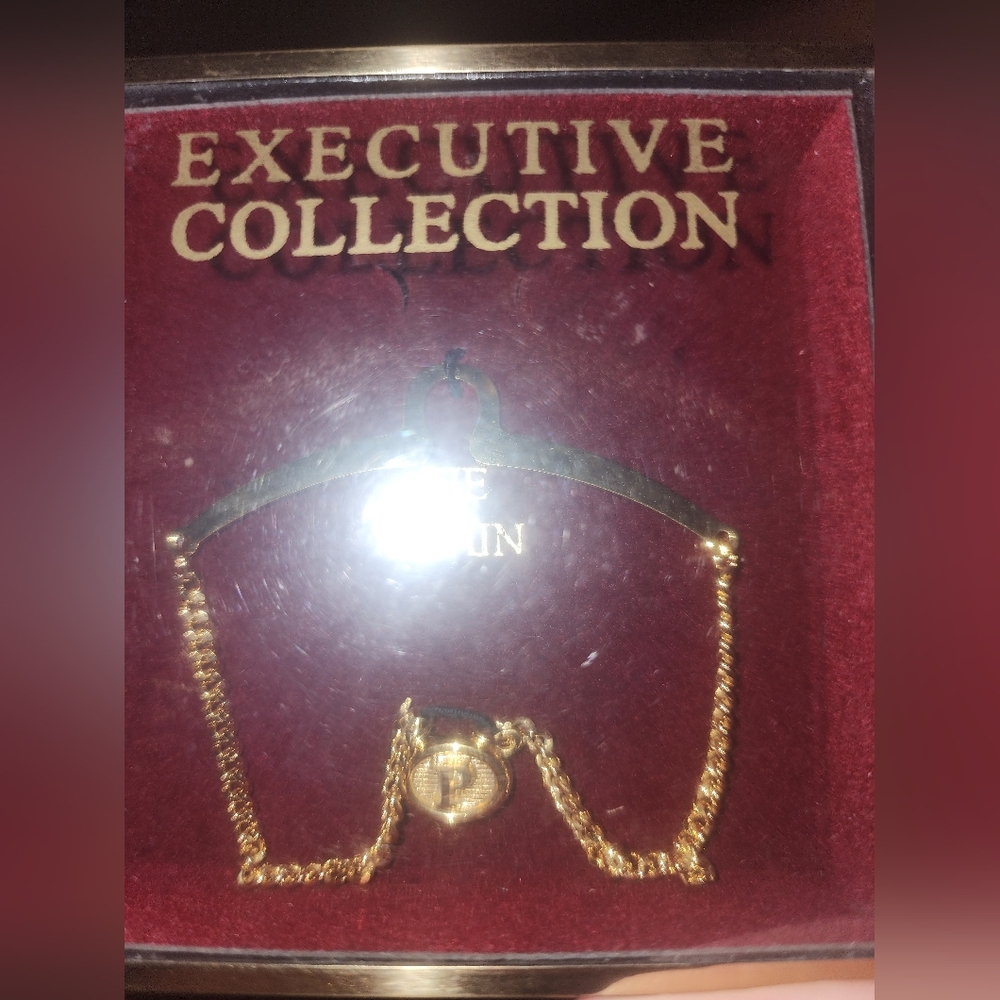 Gold Tie Chain Letter P